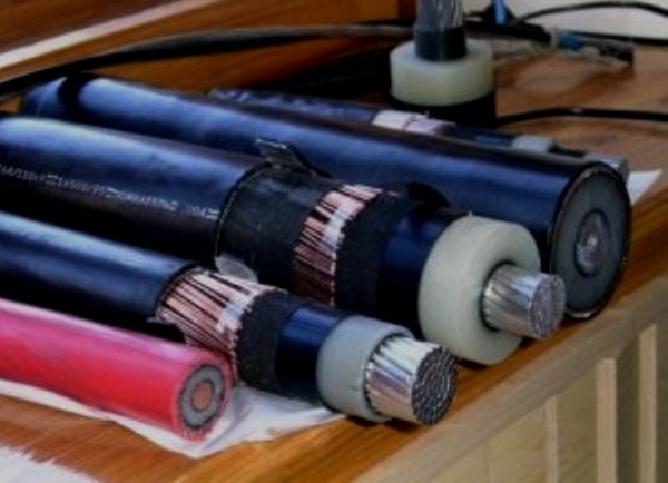 Как выбрать и сделать пуско-зарядное устройство для автомобильного аккумулятора своими руками?