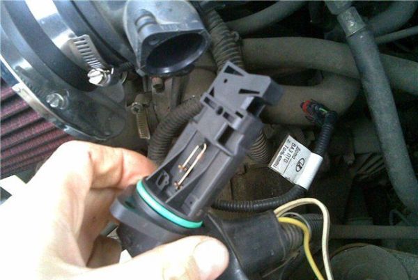 Признаки неисправности ДМРВ: как проверить датчик массового расхода воздуха, его ремонт и замена Признаки неисправности ДМРВ: как проверить датчик массового расхода воздуха, его ремонт и замена