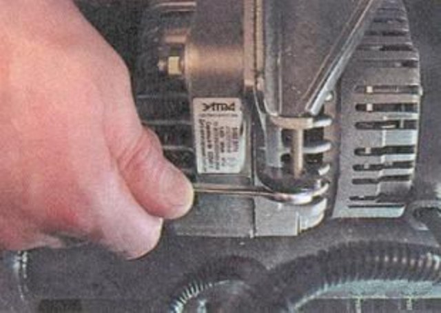 Замена ремня генератора Lada Priora с кондиционером или ГУР: как снять и подтянуть расходник?