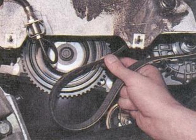 Замена ремня генератора Lada Priora с кондиционером или ГУР: как снять и подтянуть расходник?