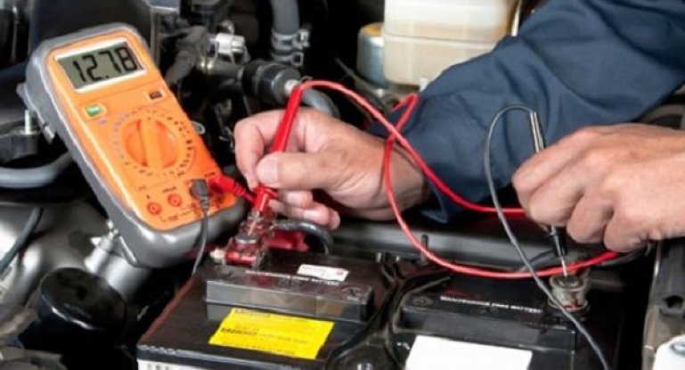 Минимальное и максимальное напряжение заряженного автомобильного аккумулятора: контроль