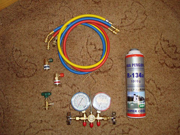 Какое количество фреона в кондиционер автомобиля заливать: таблица с нормами заправки жидкости