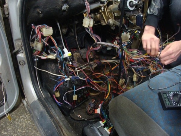 Электросхема ВАЗ 2110 инжектор и карбюратор 8 и 16 клапанов: замена электрооборудования и проводки