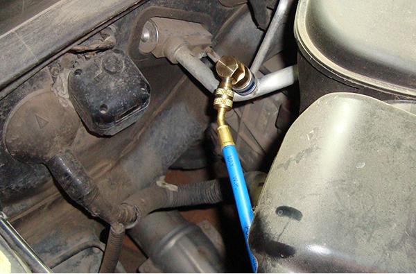 Почему климат-контроль и кондиционер Mitsubishi Lancer 10, Pajero и Outlander XL не работает, заправка