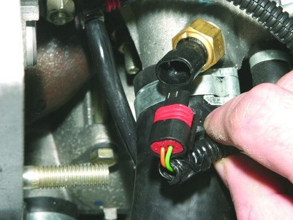 Датчик температуры охлаждающей жидкости ВАЗ 2114 инжектор: где находится температурный регулятор