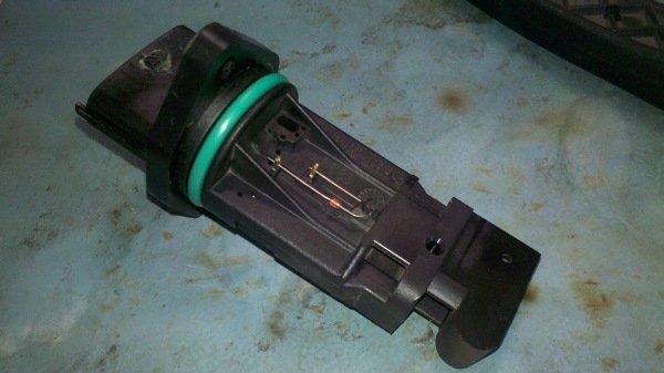 Признаки неисправности ДМРВ ВАЗ 2110: чистка, ремонт и проверка датчика массового расхода воздуха