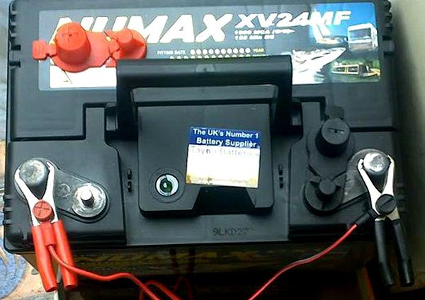 Зарядка необслуживаемых автомобильных аккумуляторов: как правильно зарядить батареи