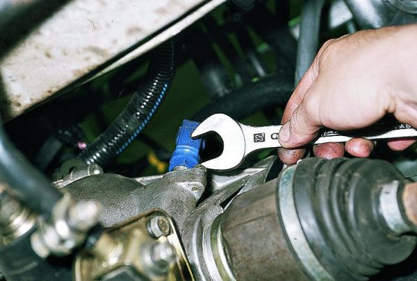 Замена датчика скорости ВАЗ 2110: как проверить регулятор спидометра, где находится, неисправности