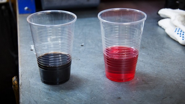 Замена жидкости для гидроусилителя руля: что заливают в ГУР, когда и как менять жидкость, видео