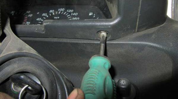 Ремонт, тюнинг и распиновка панели приборов ВАЗ 2110: не работает комбинация и не горит приборный щиток, диагностика и снятие приборки Ремонт, тюнинг и распиновка панели приборов ВАЗ 2110: не работает комбинация и не горит приборный щиток, диагностика и снятие приборки