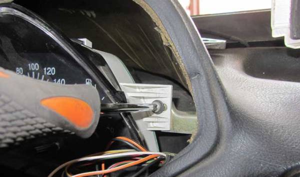 Ремонт, тюнинг и распиновка панели приборов ВАЗ 2110: не работает комбинация и не горит приборный щиток, диагностика и снятие приборки Ремонт, тюнинг и распиновка панели приборов ВАЗ 2110: не работает комбинация и не горит приборный щиток, диагностика и снятие приборки