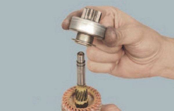 Не заводится и не крутит стартер Renault Megane, Logan, Fluence и Scenic 2: замена устройства