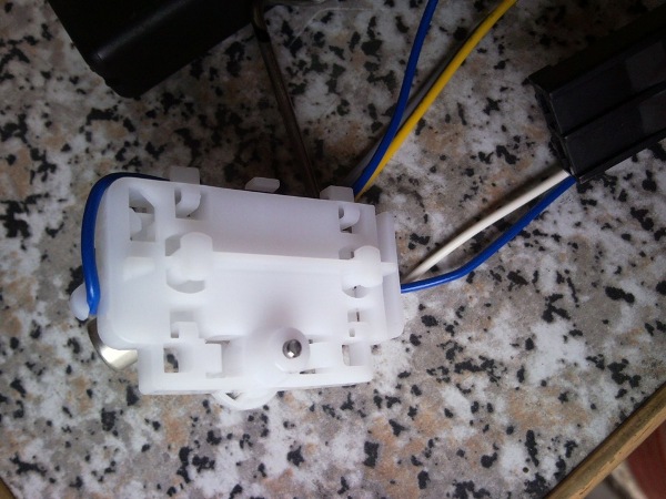 Где находится датчик температуры охлаждающей жидкости Chevrolet Niva, детонации, фаз и скорости, распредвала и уровня топлива