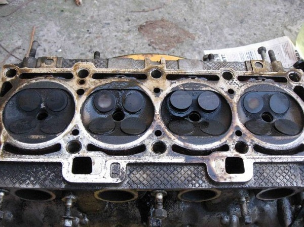 Как самостоятельно проверить и заменить ремень ГРМ на Лада Приора Как самостоятельно проверить и заменить ремень ГРМ на Лада Приора