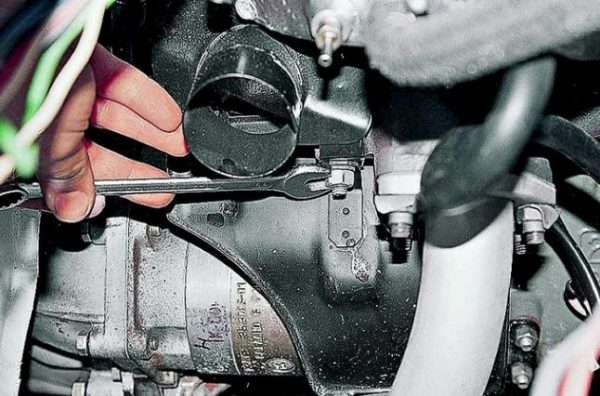 Самостоятельная установка турбины на ВАЗ 2106 Самостоятельная установка турбины на ВАЗ 2106