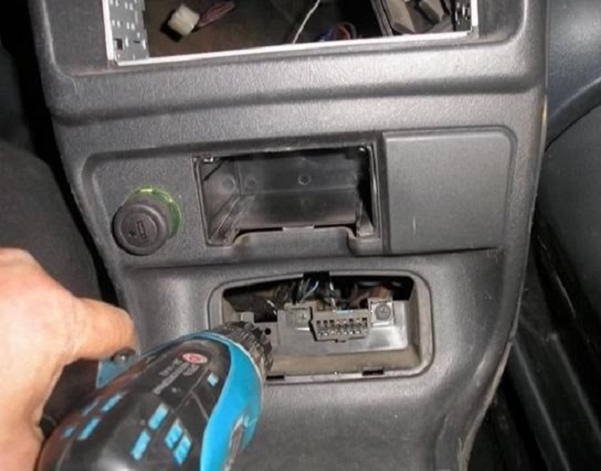 Меняем самостоятельно радиатор печки ВАЗ 2114 Меняем самостоятельно радиатор печки ВАЗ 2114