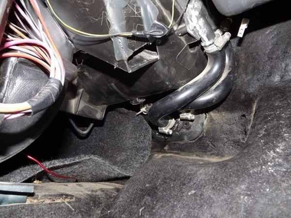 Меняем самостоятельно радиатор печки ВАЗ 2114 Меняем самостоятельно радиатор печки ВАЗ 2114