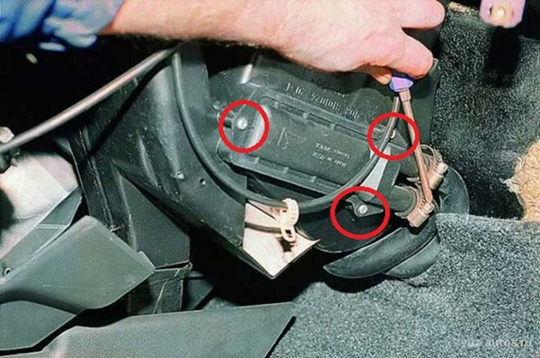 Меняем самостоятельно радиатор печки ВАЗ 2114 Меняем самостоятельно радиатор печки ВАЗ 2114