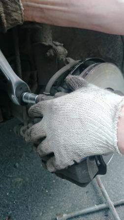 Самостоятельная замена тормозных колодок Kia Rio 3