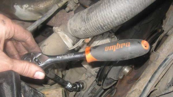 Неисправности генератора ВАЗ 2105 и их устранение Неисправности генератора ВАЗ 2105 и их устранение