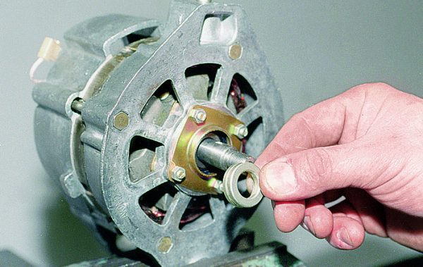 Неисправности генератора ВАЗ 2105 и их устранение Неисправности генератора ВАЗ 2105 и их устранение