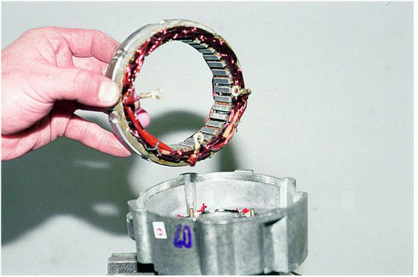 Неисправности генератора ВАЗ 2105 и их устранение Неисправности генератора ВАЗ 2105 и их устранение