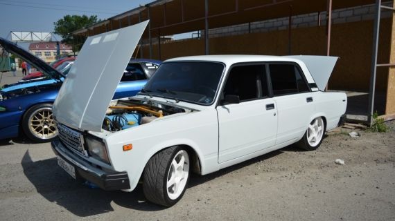 Как правильно выбрать аккумулятор для автомобиля ВАЗ 2105 Как правильно выбрать аккумулятор для автомобиля ВАЗ 2105