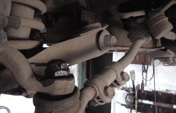 Неисправности и замена рулевых тяг ВАЗ 2107 в домашних условиях Неисправности и замена рулевых тяг ВАЗ 2107 в домашних условиях