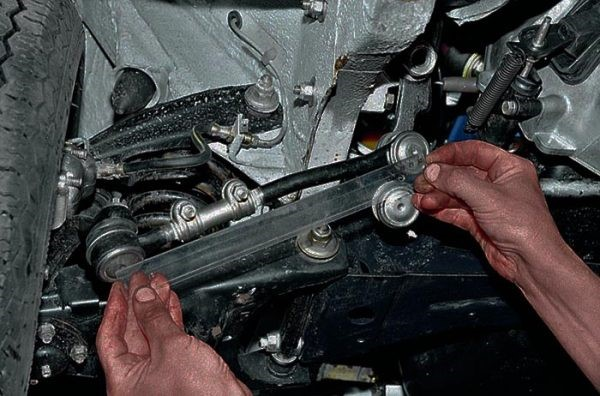 Неисправности и замена рулевых тяг ВАЗ 2107 в домашних условиях Неисправности и замена рулевых тяг ВАЗ 2107 в домашних условиях