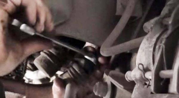 Неисправности и замена рулевых тяг ВАЗ 2107 в домашних условиях Неисправности и замена рулевых тяг ВАЗ 2107 в домашних условиях