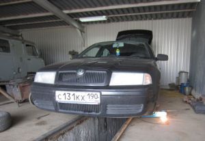 Как заменить сайлентблок задней балки на авто Skoda Octavia Tour