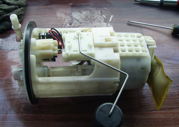 Самостоятельная замена топливного фильтра Mitsubishi Outlander