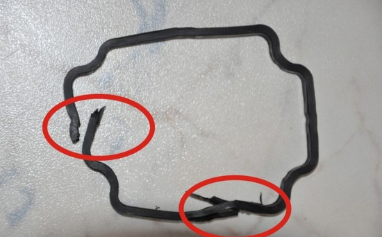 Как устранить течь термостата на автомобиле Citroen С4 Как устранить течь термостата на автомобиле Citroen С4