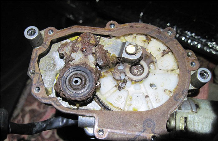 Ремонт заднего дворника на автомобиле Volkswagen Golf 3