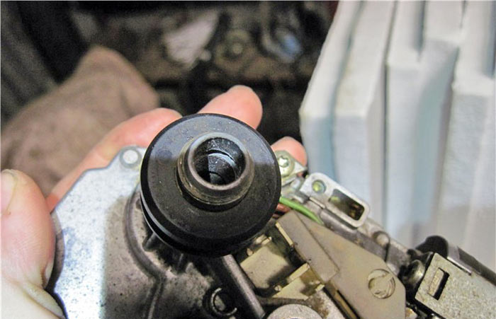 Ремонт заднего дворника на автомобиле Volkswagen Golf 3