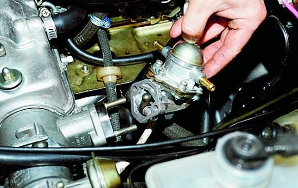 Диагностика и самостоятельный ремонт механического топливного бензонасоса ВАЗ 2108 Диагностика и самостоятельный ремонт механического топливного бензонасоса ВАЗ 2108