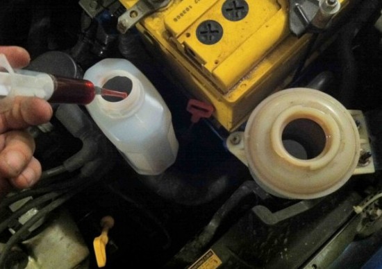 Самостоятельная замена масла в гидроусилителе автомобиля Chevrolet Aveo