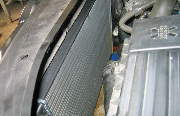 Как самостоятельно заменить радиатор на автомобиле Volkswagen Golf Plus