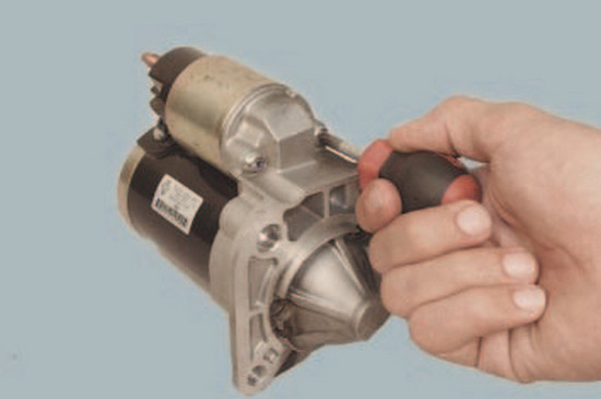 Самостоятельный ремонт стартера на автомобиле Renault Logan Самостоятельный ремонт стартера на автомобиле Renault Logan