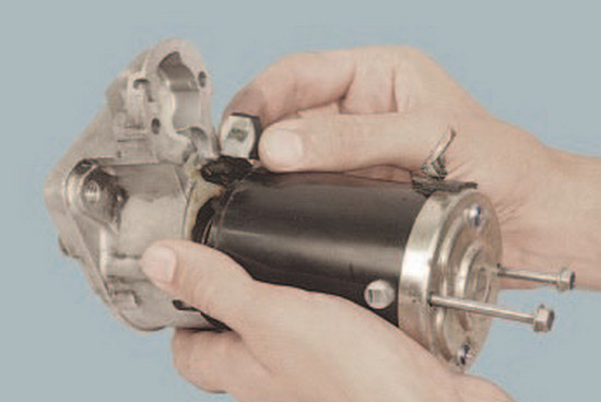 Самостоятельный ремонт стартера на автомобиле Renault Logan Самостоятельный ремонт стартера на автомобиле Renault Logan