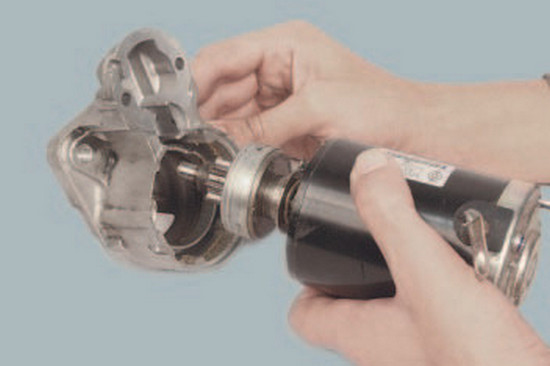 Самостоятельный ремонт стартера на автомобиле Renault Logan Самостоятельный ремонт стартера на автомобиле Renault Logan