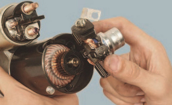 Самостоятельный ремонт стартера на автомобиле Renault Logan Самостоятельный ремонт стартера на автомобиле Renault Logan