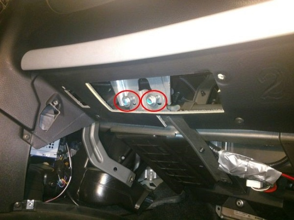 Меняем самостоятельно радиатор печки на Нива Шевроле Меняем самостоятельно радиатор печки на Нива Шевроле