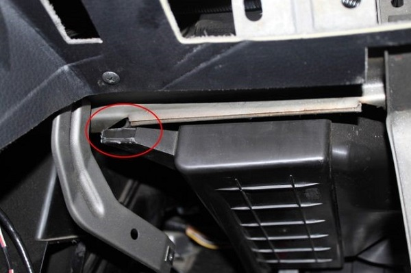 Меняем самостоятельно радиатор печки на Нива Шевроле Меняем самостоятельно радиатор печки на Нива Шевроле