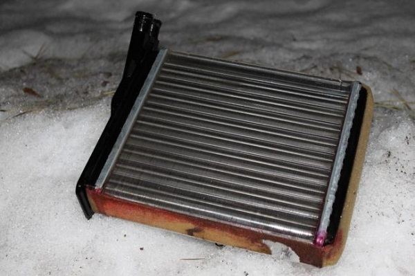 Меняем самостоятельно радиатор печки на Нива Шевроле Меняем самостоятельно радиатор печки на Нива Шевроле