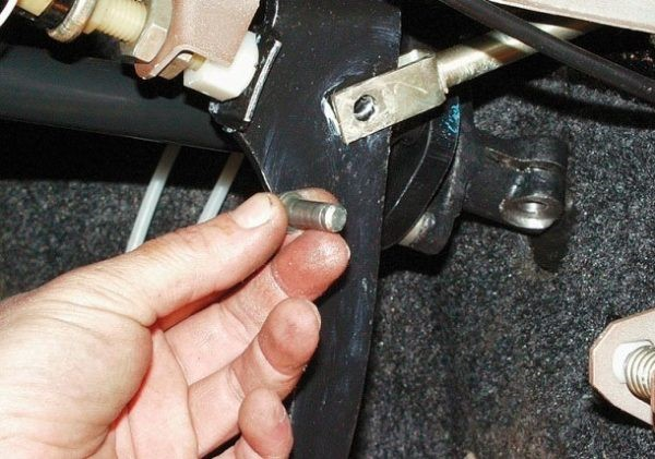 Неисправности и прокачка тормозной системы ВАЗ 2106