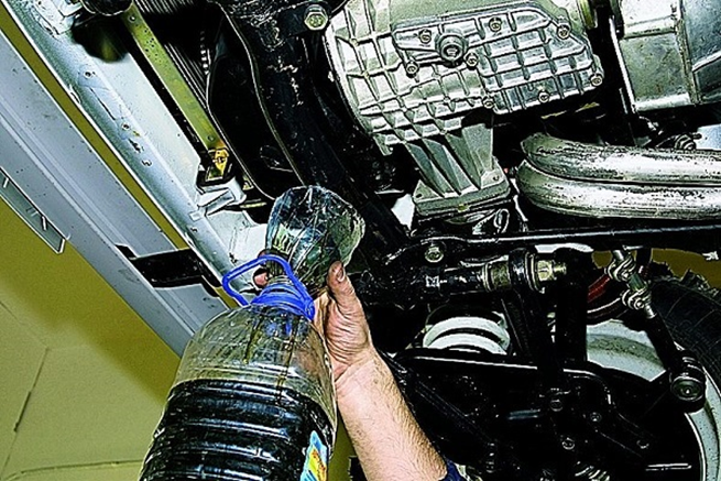 Полная замена масла на ВАЗ 21213 во всех агрегатах Полная замена масла на ВАЗ 21213 во всех агрегатах