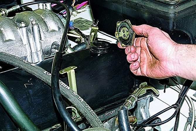 Полная замена масла на ВАЗ 21213 во всех агрегатах Полная замена масла на ВАЗ 21213 во всех агрегатах