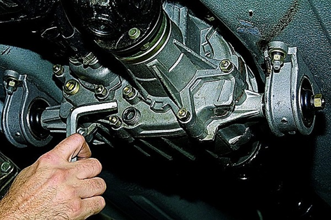 Полная замена масла на ВАЗ 21213 во всех агрегатах Полная замена масла на ВАЗ 21213 во всех агрегатах