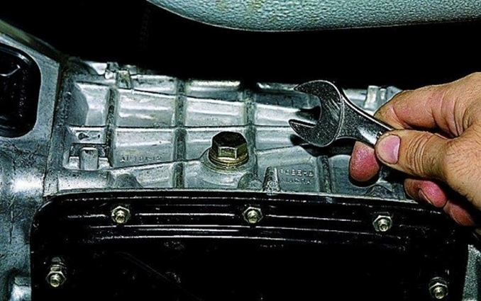 Полная замена масла на ВАЗ 21213 во всех агрегатах Полная замена масла на ВАЗ 21213 во всех агрегатах